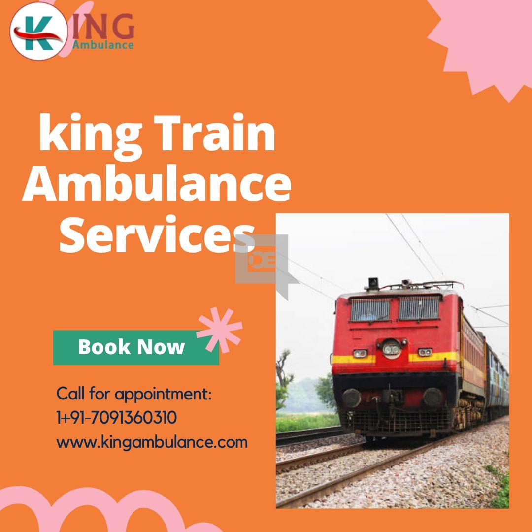 King Train Ambulance in Mumbai provides a Trained Team for Transfer