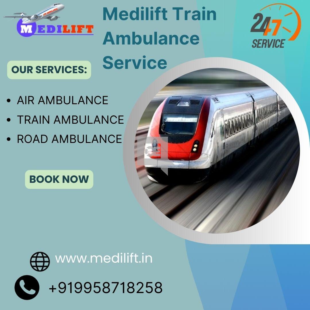 Book Medilift Train Ambulance in Jamshedpur offers life-care medical